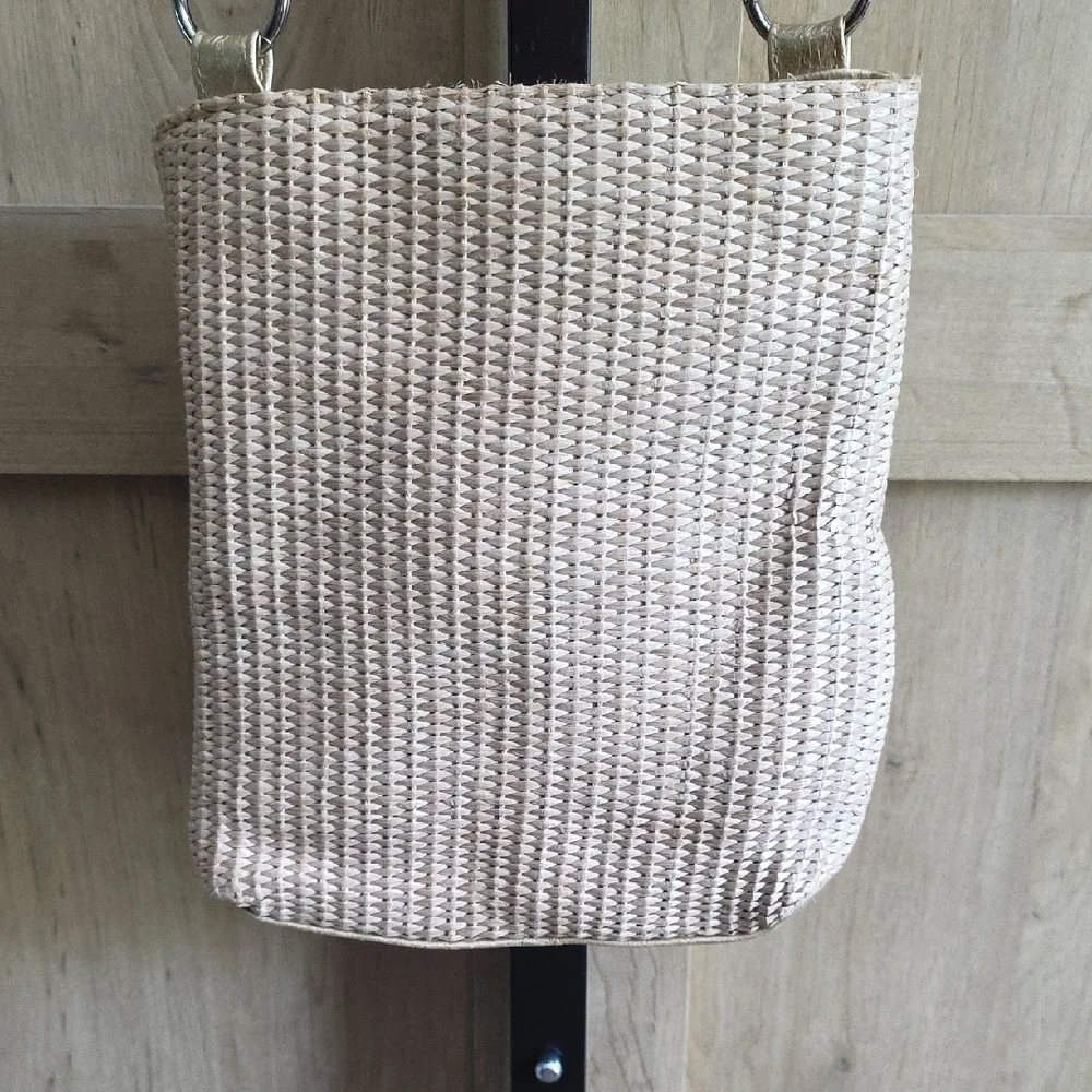Bueno chic woven